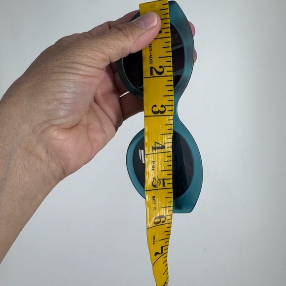 DVF Teal sunglasses in great condition - Picture 5 of 5